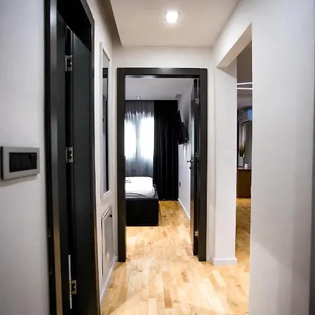 Apartment House Of Mac *