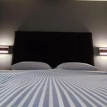 Apartment House Of Mac *