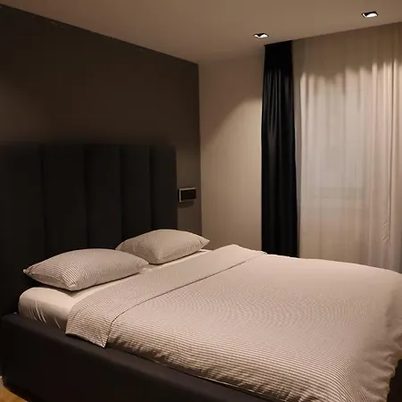 House Of Mac * Ni